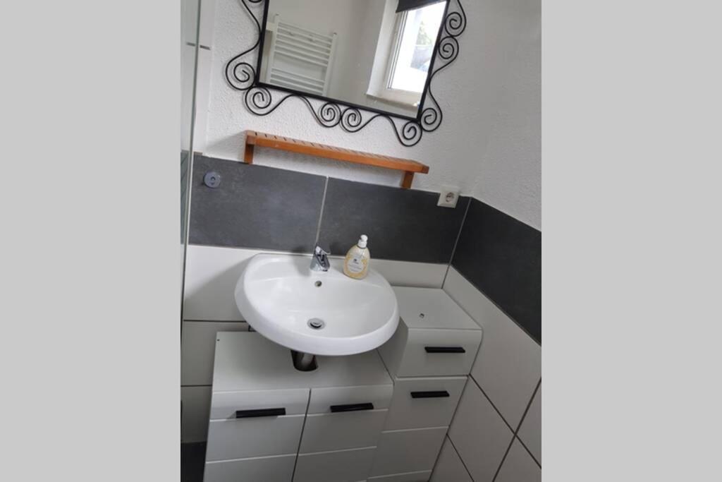 Schoene Wohnung In Karben - Rendel, Mit Freisitz Экстерьер фото